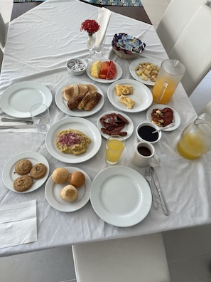 Breakfast meal