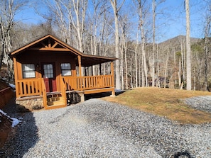 Front of cabin as you pull into the driveway