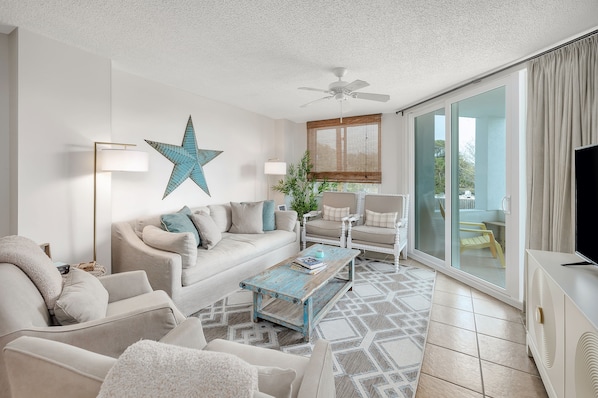 North Breakers 208 - Gorgeous open concept living space leads to private balcony