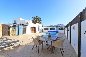 Outside Toilet, Shower & Dining For The Exclusive Use of Guests. Not Shared