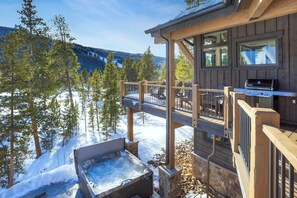 Amazing Colorado mountain home - With a private hot tub! #winter