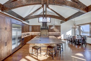 Gourmet kitchen