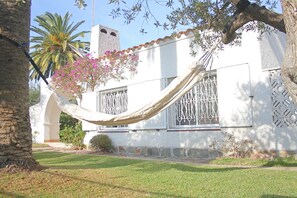 façade and garden