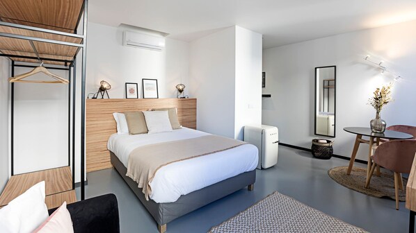 Lovely bedroom area with a comfortable mattress and pillows. Clean linen included! #lovelystay #rest