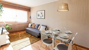 Stunning dining area, with a table that accommodates up to four people at a time, perfect to enjoy a meal after a long day #sweet #comfort #lovelystay #airbnbporto