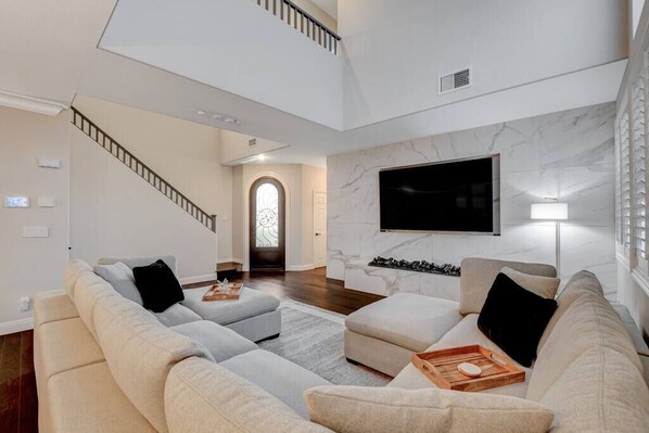 Living Room (1)