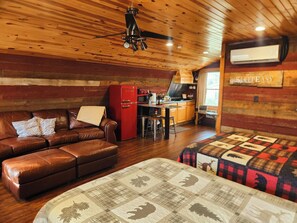 Relax in this beautiful studio