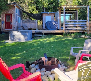 From left to right: Main Cottage, Bathroom Cottage, TV Room Cottage (Auxbox)