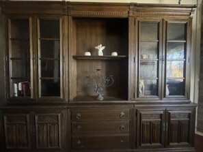 Unclassified image, 3 of 25, button