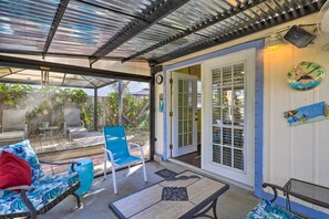 Screened Porch | Walk to Beach | Pet Friendly w/ Fee