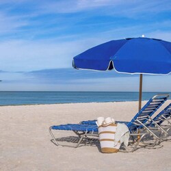 Beautiful white, sandy beaches with beach rentals for rent