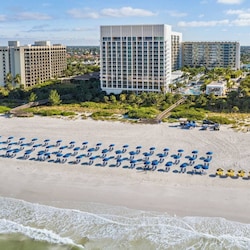 Gulf Front Resort - Family Friendly