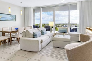 Island View Living Room (Floor Location Assigned At Check-in)