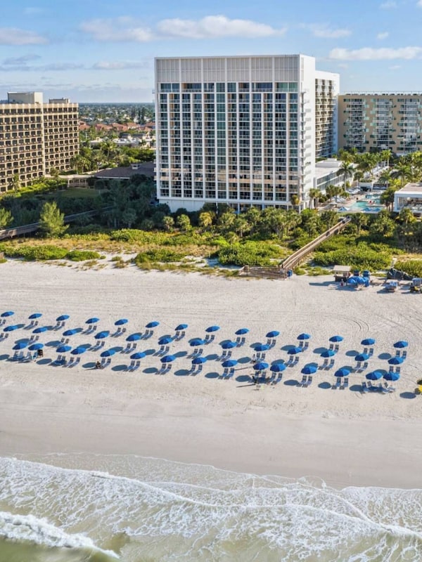 Gulf Front Resort - Family Friendly