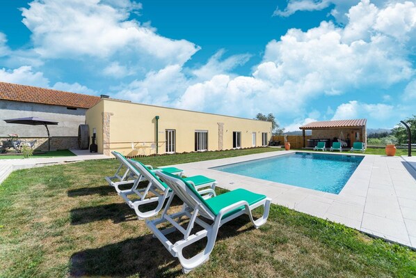 Piscine maison de vacances