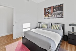 "This is a beautiful apartment, exactly as described and pictured, with lovely rooms, comfortable beds, and spotless linens. " - Stephen, 5 Star Review