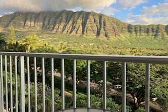 Ocean & Mountain View Studio in a Resort-Like Complex. Makaha Valley, West Oahu