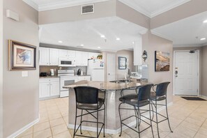Breakfast bar and kitchen