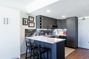 Fully Remodeled Kitchen