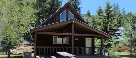 Exterior Cabin 27