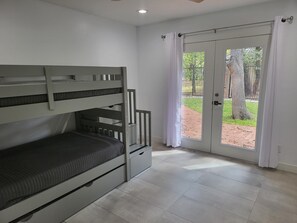 Bunk bed with w/ roll out trundle