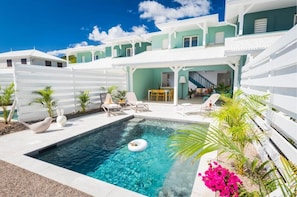 Private pool