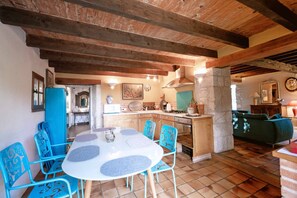 Fully equipped kitchen - Dining table for 6 adults