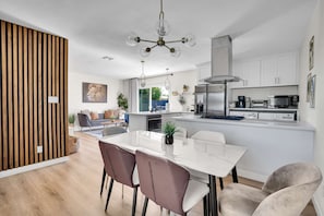 Comfortable & Spacious Dining room, Kitchen and Living room