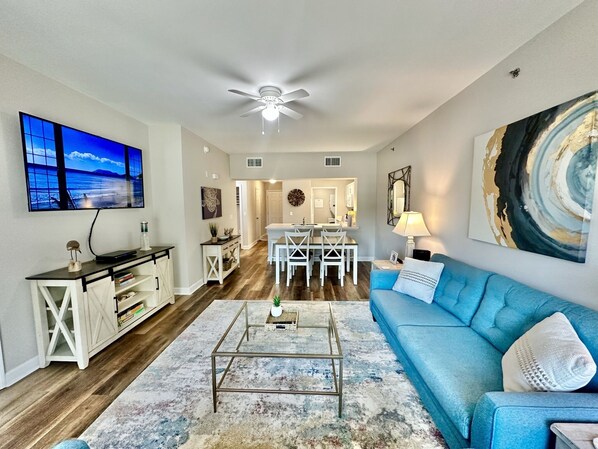 Comfy & stylish decor in the living room