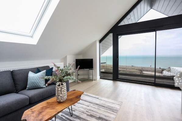 Living Room / Lounge
