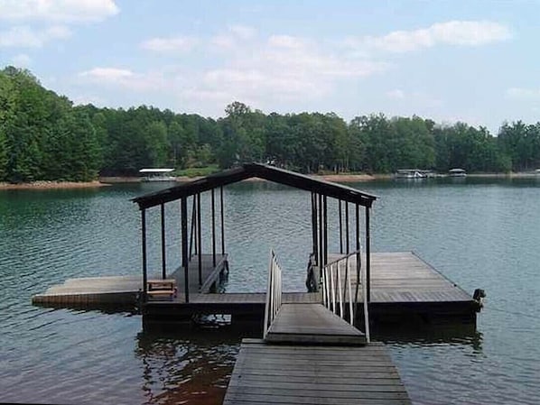 Dock room for 2 boats and 2 jet skis