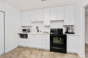 Full kitchen with oven