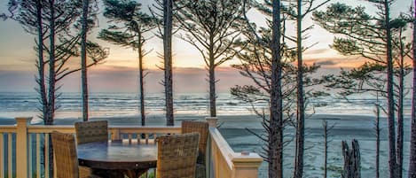 Front deck overlooks the ocean