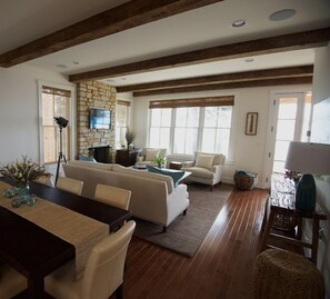 Living room, dining table