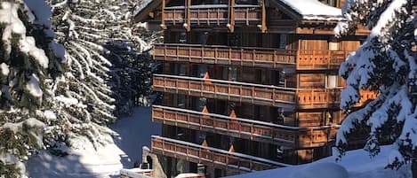 Le Belvedere Ski Lodge - Jan 2023