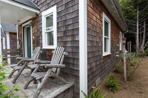 The Evergreen Cabin side & front view