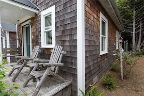 The Evergreen Cabin side & front view