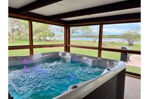 Bain à remous extérieur
