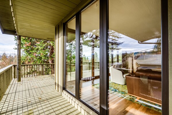 Front Door balcony access