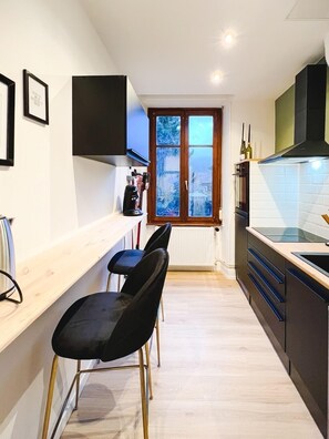 Fully equipped kitchen