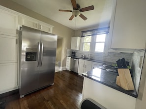 Kitchen w/ new stainless steel appliances 