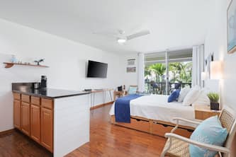 Steps to the Beach l Remodeled l Gareden & Ocean View l AC l vrKVR