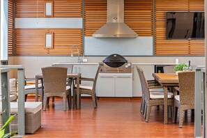 Alfresco dining area/BBQ
