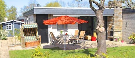 Willkommen im Komfort-Ferienhaus Aida an der niedersächischen Nordseeküste.