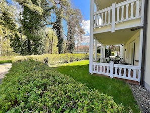 Terrasse und Garten
