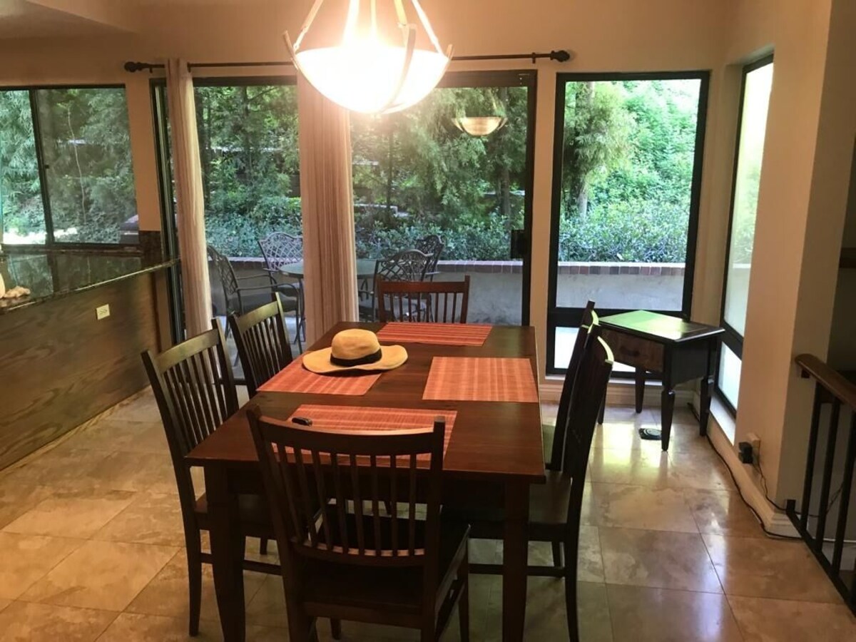 Beautiful condo on a golf course
