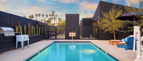 Blackhaus by AvantStay: A new upscale hotel in the heart of Palm Springs.