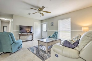 Living Room | Smart TV | Central A/C | 1,375 Sq Ft