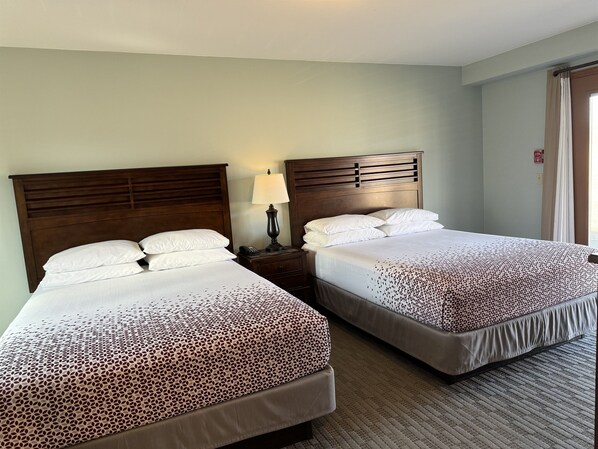 Redwood Room 5 with 2 Queen beds