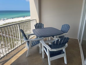Dine while being eye to eye with the shorebirds!